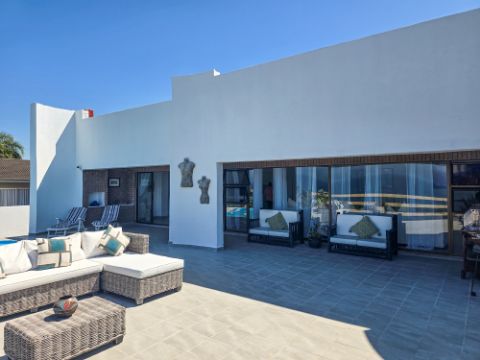 5 Bedroom Property for Sale in Uvongo KwaZulu-Natal