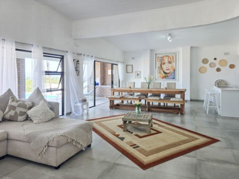 5 Bedroom Property for Sale in Uvongo KwaZulu-Natal