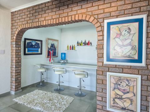 5 Bedroom Property for Sale in Uvongo KwaZulu-Natal