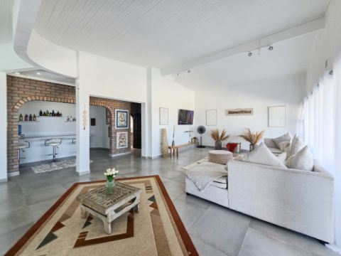 5 Bedroom Property for Sale in Uvongo KwaZulu-Natal