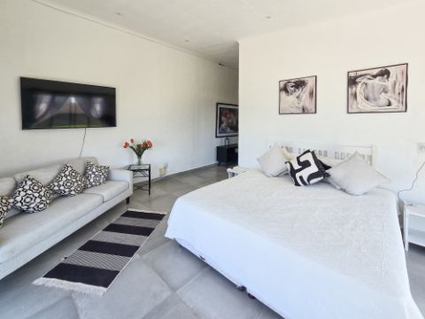 5 Bedroom Property for Sale in Uvongo KwaZulu-Natal