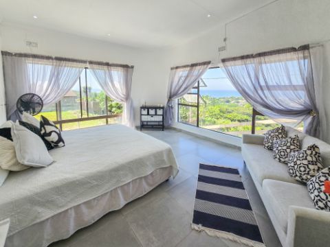 5 Bedroom Property for Sale in Uvongo KwaZulu-Natal