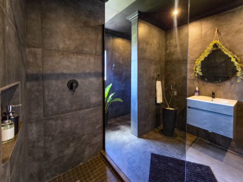 5 Bedroom Property for Sale in Uvongo KwaZulu-Natal