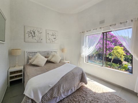 5 Bedroom Property for Sale in Uvongo KwaZulu-Natal