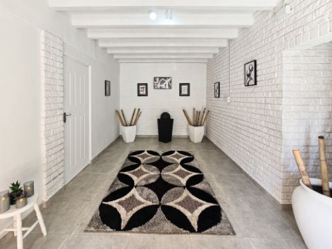 5 Bedroom Property for Sale in Uvongo KwaZulu-Natal