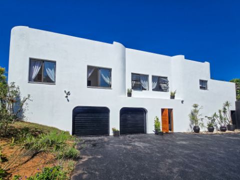 5 Bedroom Property for Sale in Uvongo KwaZulu-Natal