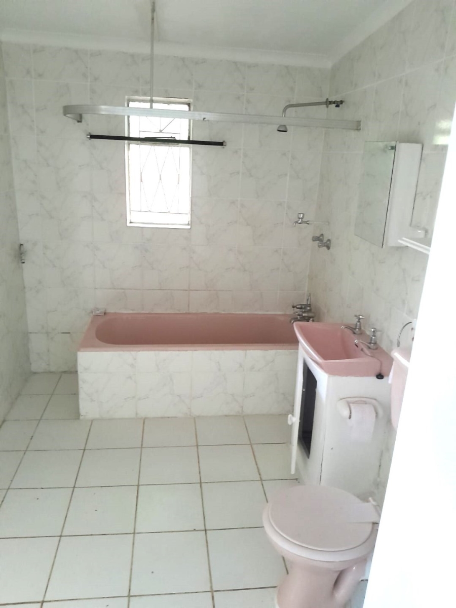 To Let 1 Bedroom Property for Rent in Athlone KwaZulu-Natal