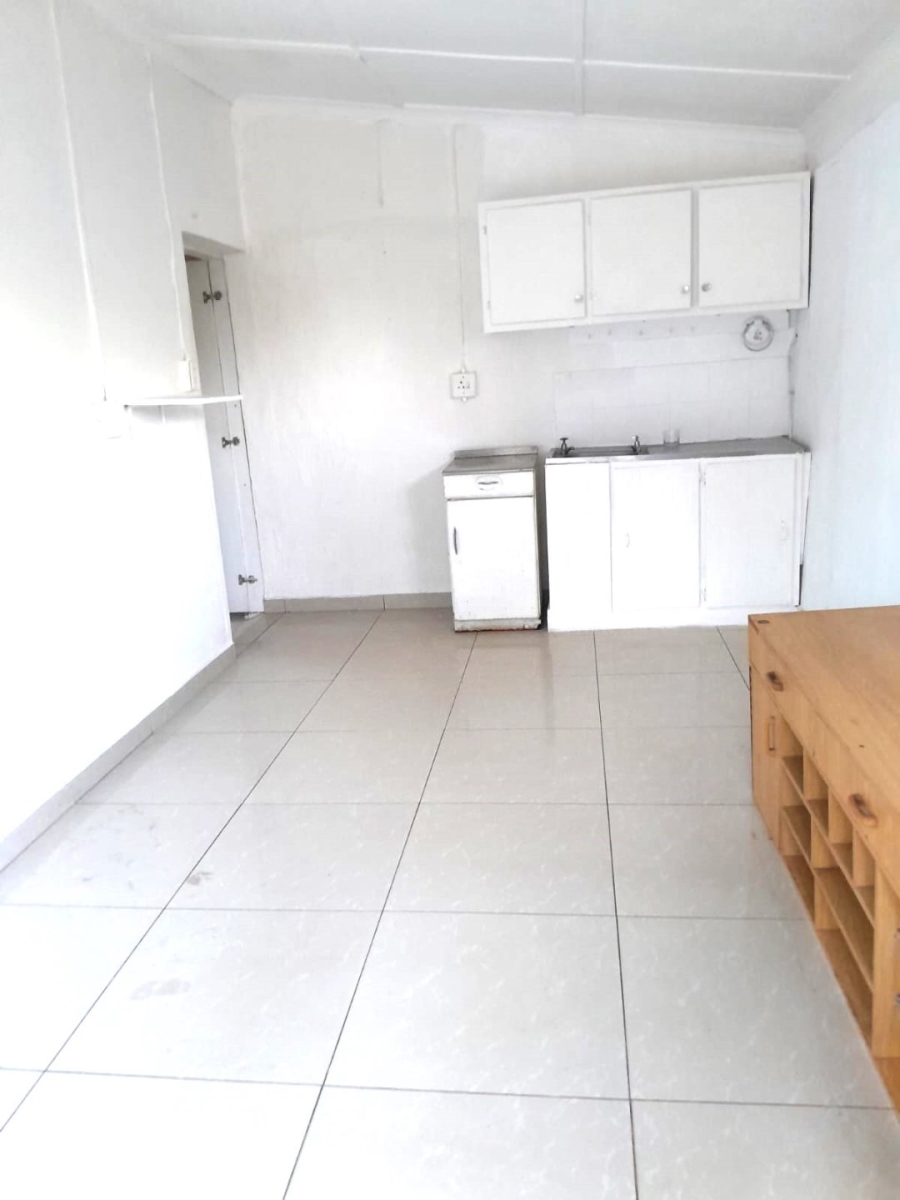 To Let 1 Bedroom Property for Rent in Athlone KwaZulu-Natal