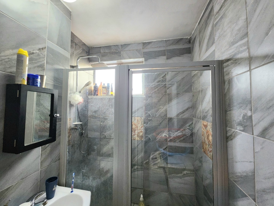 1 Bedroom Property for Sale in Doonside KwaZulu-Natal