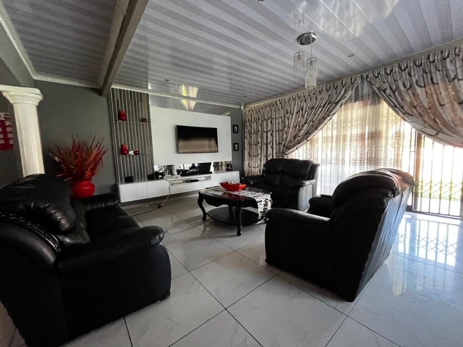 3 Bedroom Property for Sale in Barry Hertzog Park KwaZulu-Natal