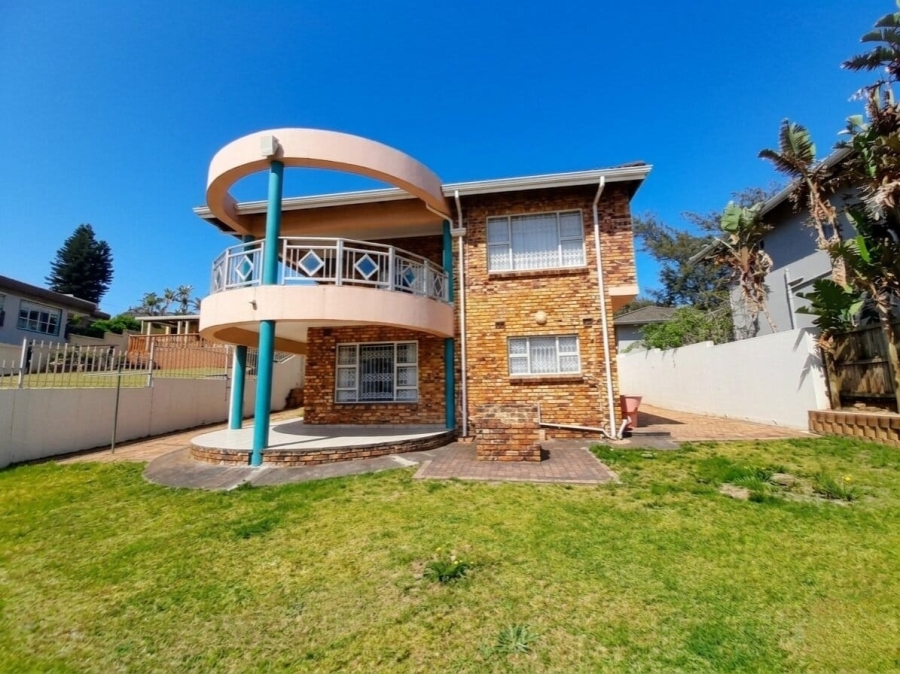 8 Bedroom Property for Sale in Tinley Manor KwaZulu-Natal