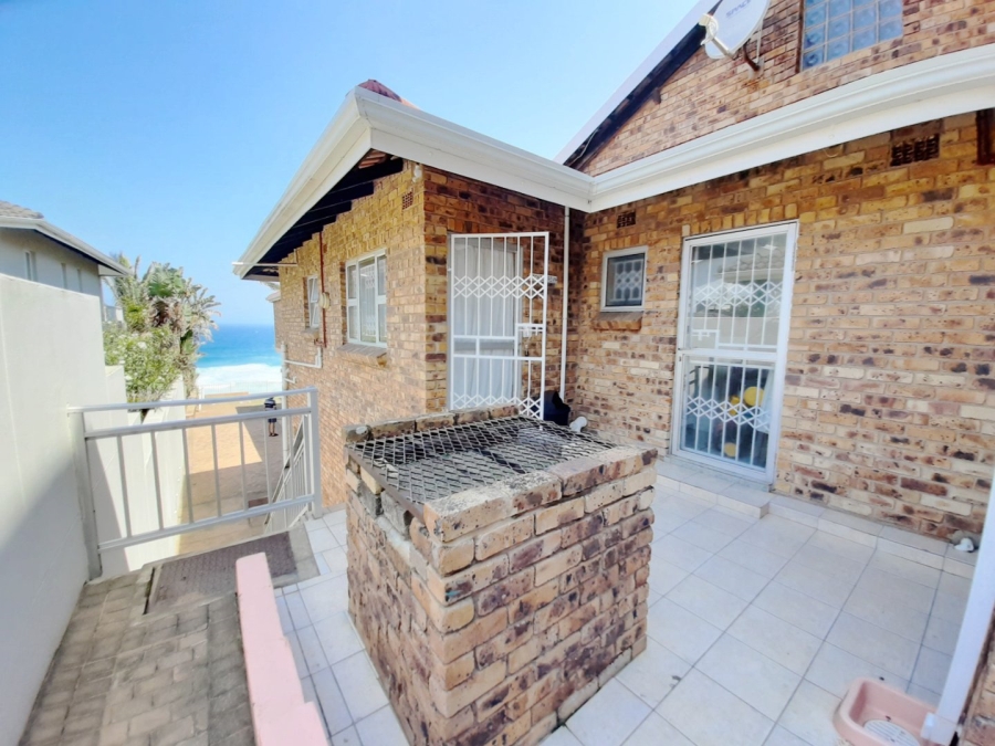 8 Bedroom Property for Sale in Tinley Manor KwaZulu-Natal