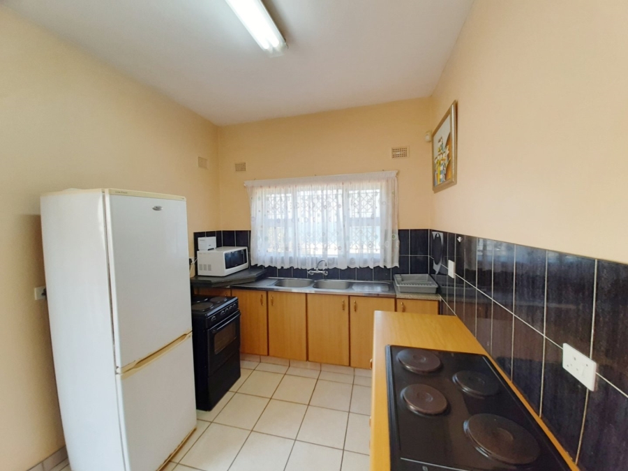 8 Bedroom Property for Sale in Tinley Manor KwaZulu-Natal