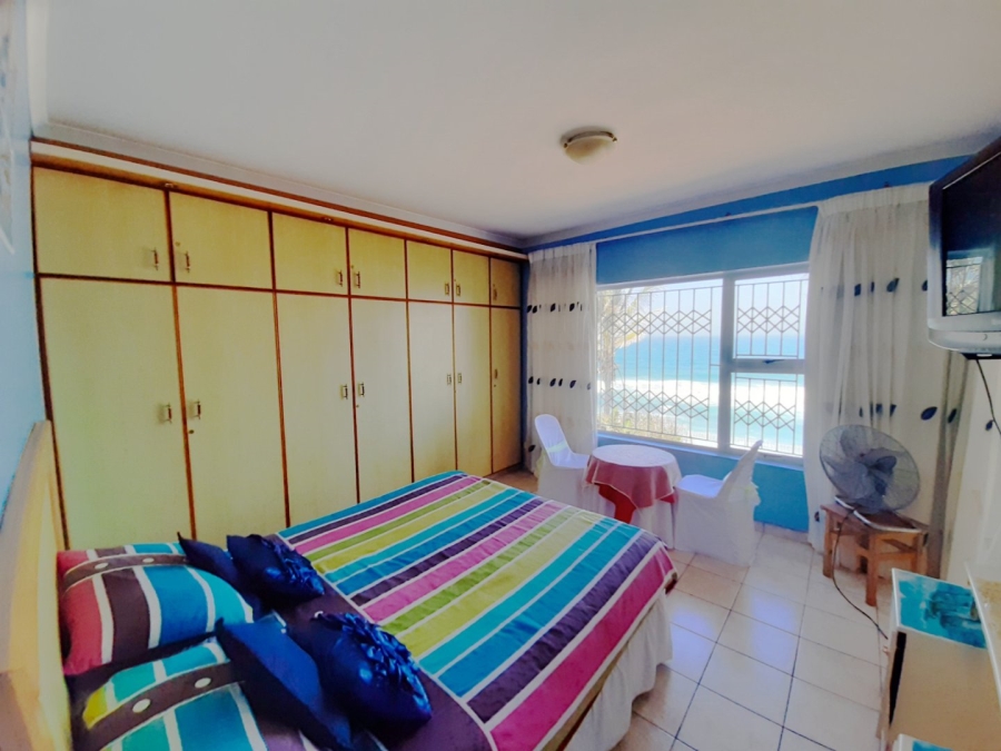 8 Bedroom Property for Sale in Tinley Manor KwaZulu-Natal