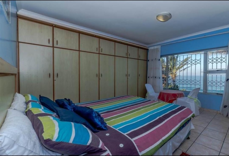 8 Bedroom Property for Sale in Tinley Manor KwaZulu-Natal