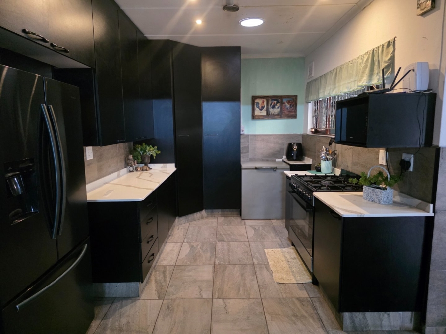 4 Bedroom Property for Sale in Umtentweni KwaZulu-Natal