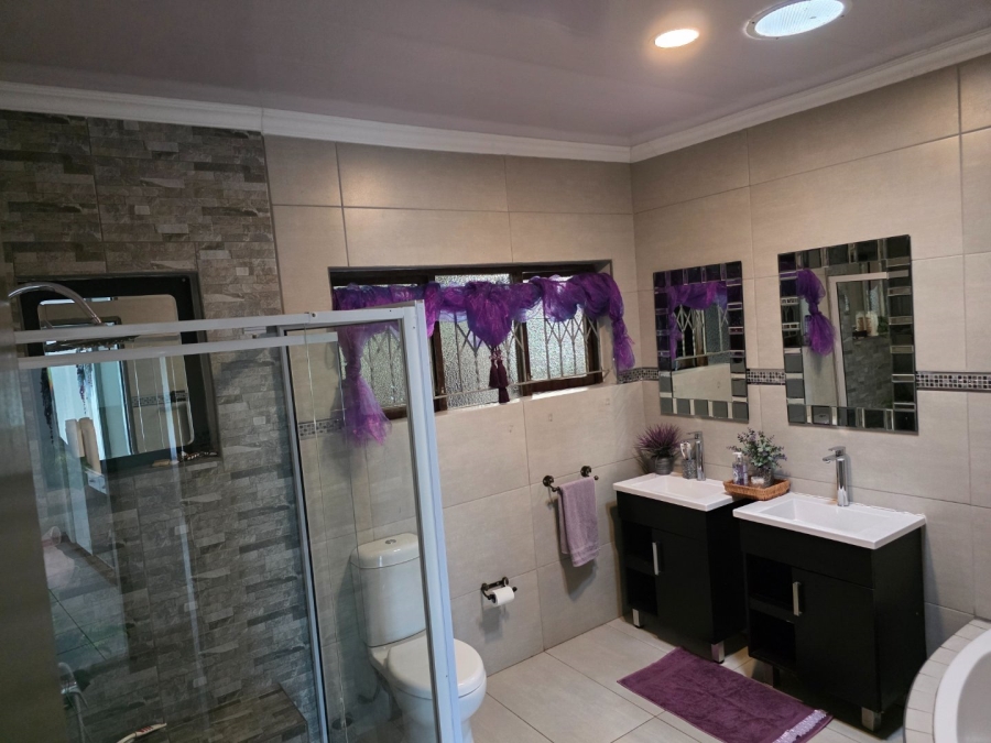 4 Bedroom Property for Sale in Umtentweni KwaZulu-Natal