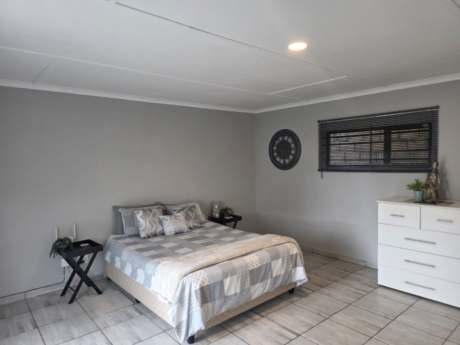 4 Bedroom Property for Sale in Umtentweni KwaZulu-Natal