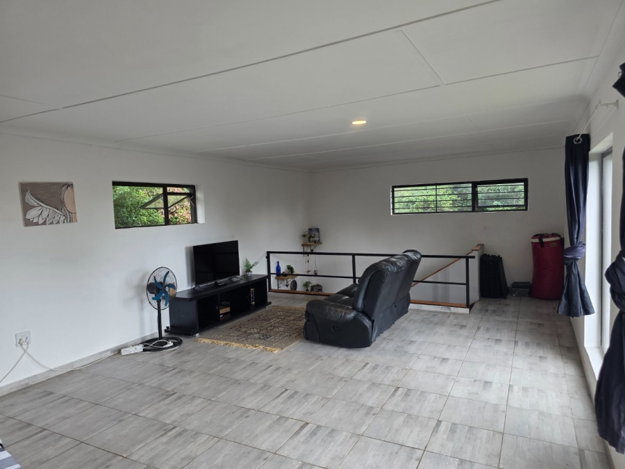 4 Bedroom Property for Sale in Umtentweni KwaZulu-Natal