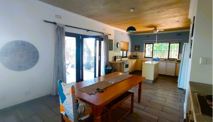 5 Bedroom Property for Sale in Marina Beach KwaZulu-Natal