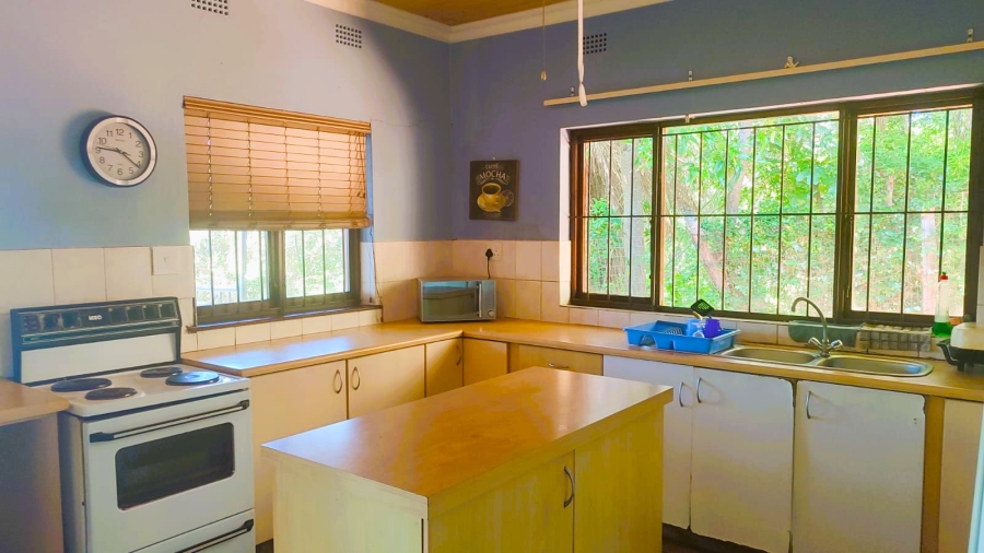 5 Bedroom Property for Sale in Marina Beach KwaZulu-Natal