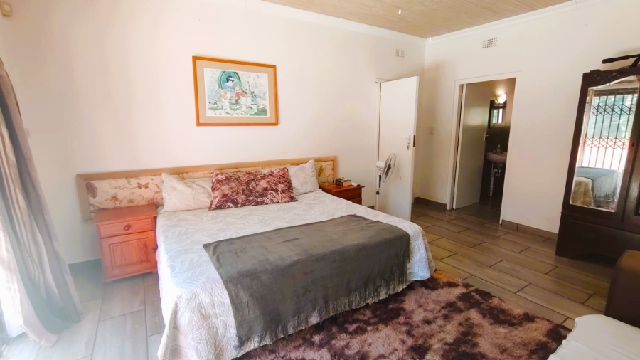 5 Bedroom Property for Sale in Marina Beach KwaZulu-Natal
