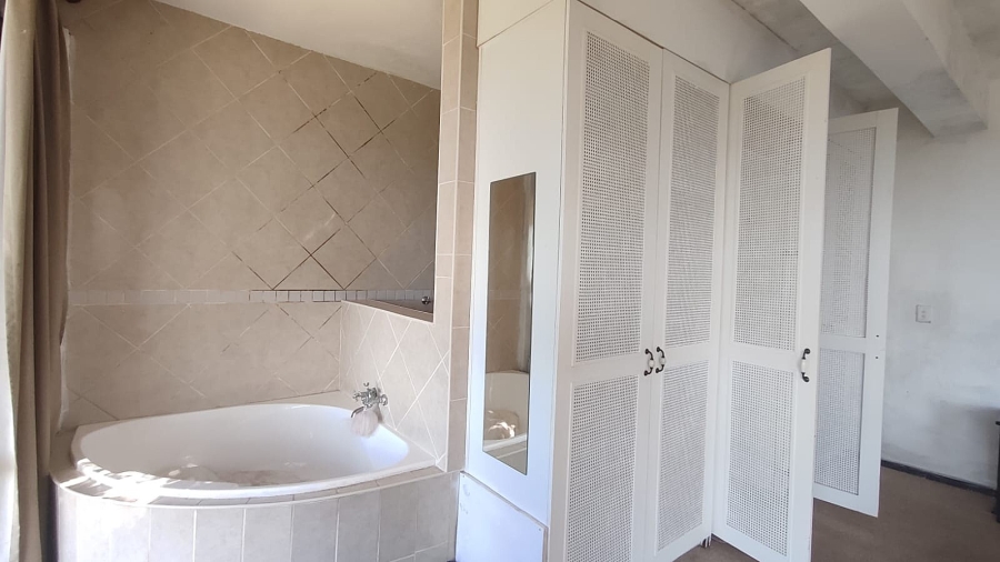 5 Bedroom Property for Sale in Marina Beach KwaZulu-Natal