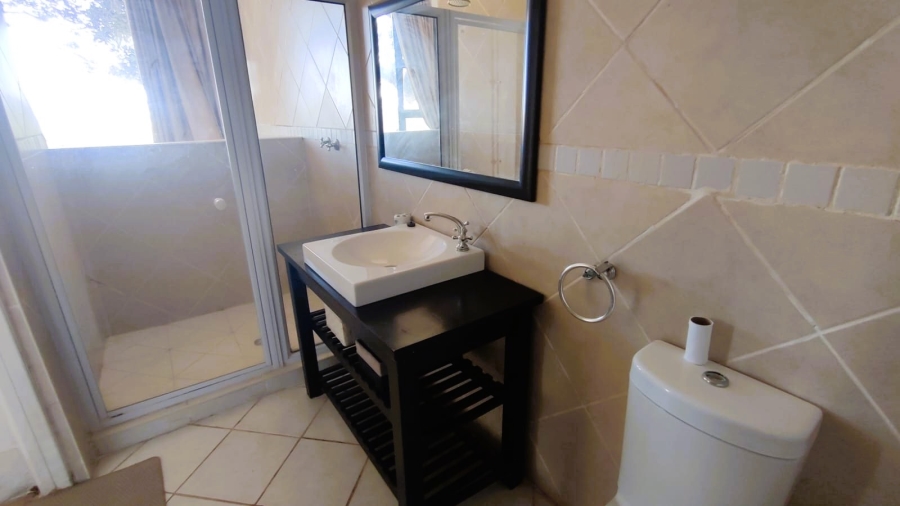 5 Bedroom Property for Sale in Marina Beach KwaZulu-Natal