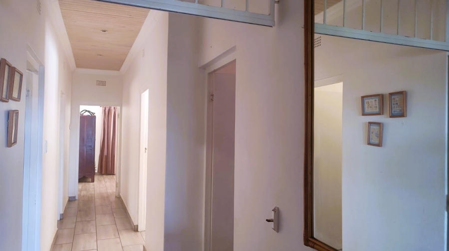 5 Bedroom Property for Sale in Marina Beach KwaZulu-Natal