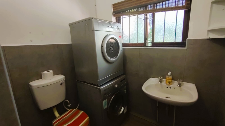 5 Bedroom Property for Sale in Marina Beach KwaZulu-Natal