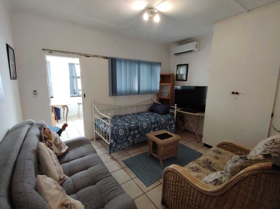 1 Bedroom Property for Sale in Uvongo KwaZulu-Natal