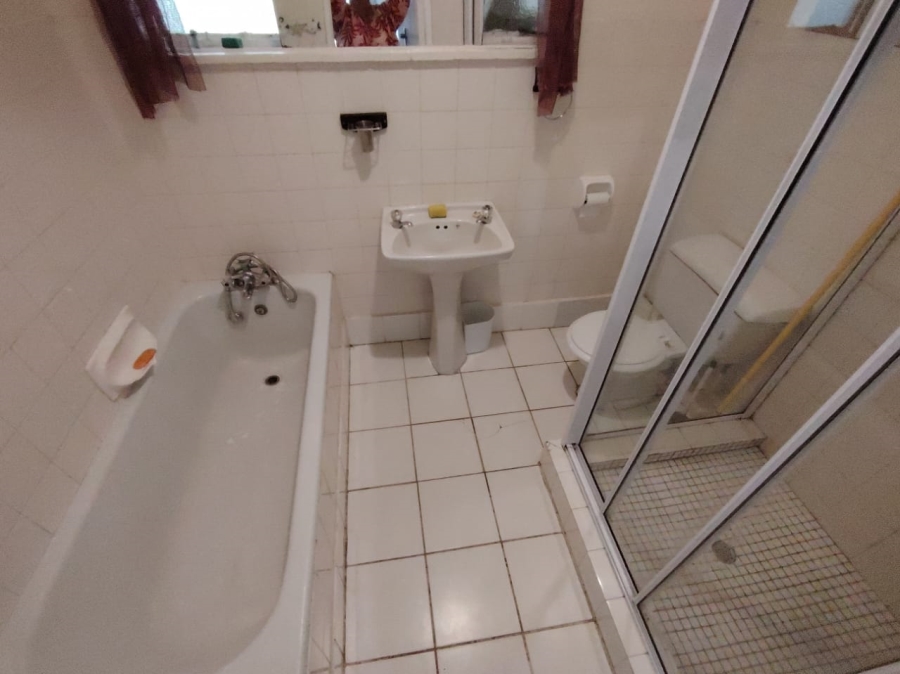 1 Bedroom Property for Sale in Uvongo KwaZulu-Natal