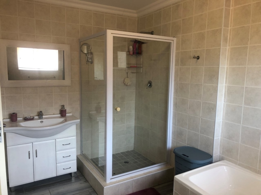 4 Bedroom Property for Sale in Southport KwaZulu-Natal