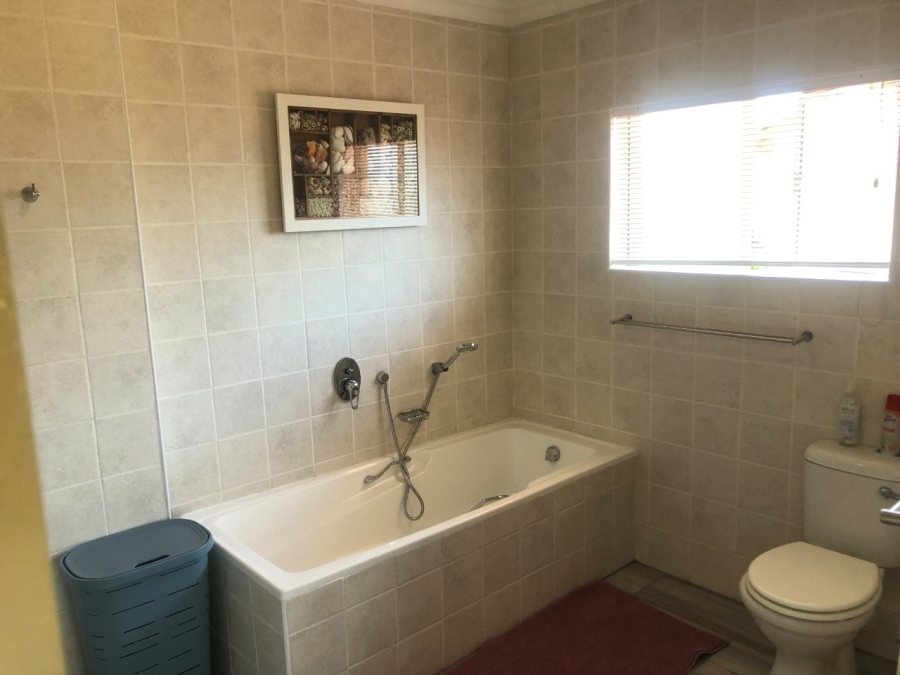 4 Bedroom Property for Sale in Southport KwaZulu-Natal