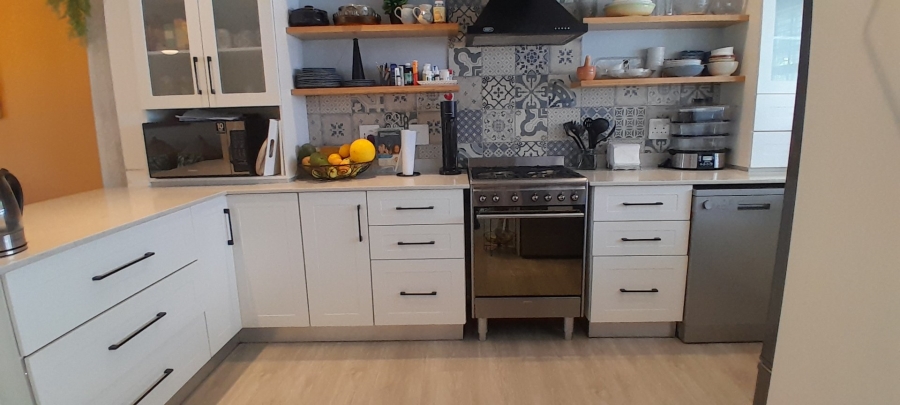 3 Bedroom Property for Sale in Umtentweni KwaZulu-Natal