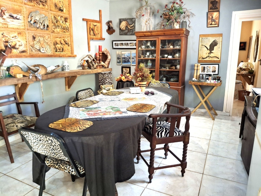 5 Bedroom Property for Sale in Uvongo KwaZulu-Natal