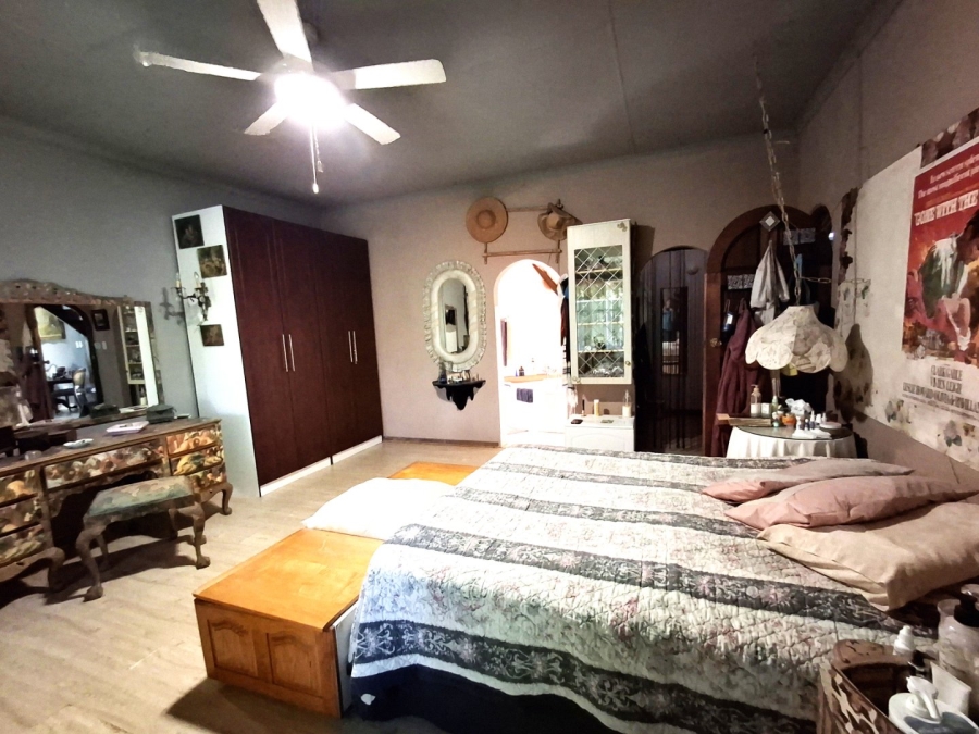 5 Bedroom Property for Sale in Uvongo KwaZulu-Natal