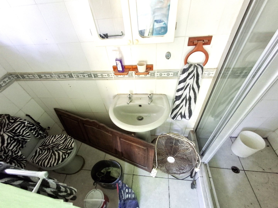 5 Bedroom Property for Sale in Uvongo KwaZulu-Natal