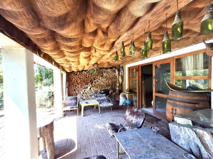 5 Bedroom Property for Sale in Uvongo KwaZulu-Natal