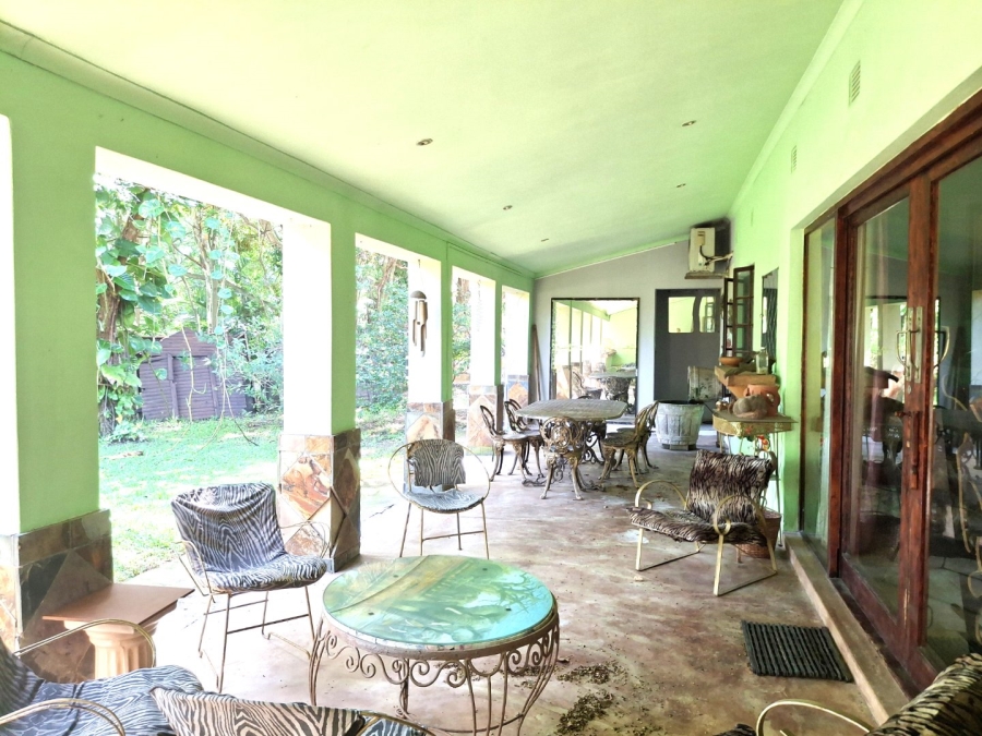 5 Bedroom Property for Sale in Uvongo KwaZulu-Natal