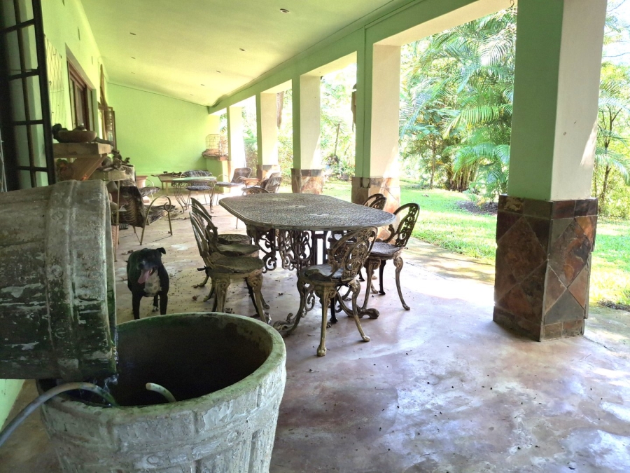 5 Bedroom Property for Sale in Uvongo KwaZulu-Natal