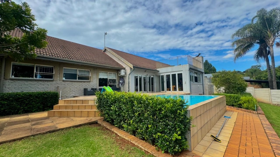 4 Bedroom Property for Sale in Signal Hill KwaZulu-Natal