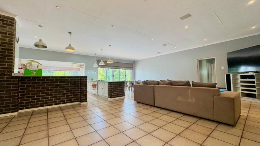 4 Bedroom Property for Sale in Signal Hill KwaZulu-Natal