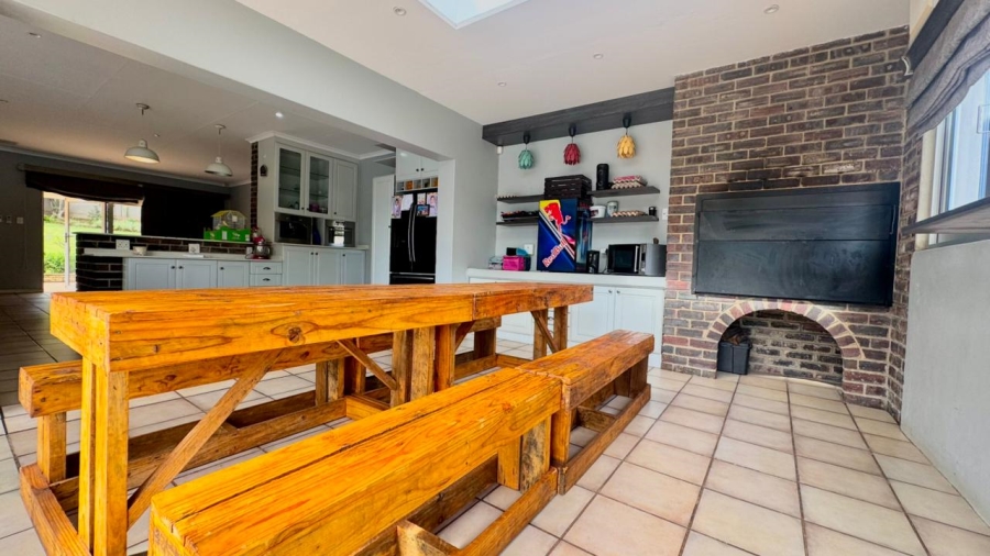 4 Bedroom Property for Sale in Signal Hill KwaZulu-Natal