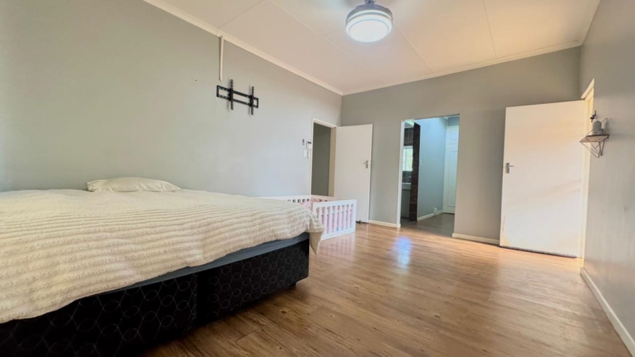 4 Bedroom Property for Sale in Signal Hill KwaZulu-Natal