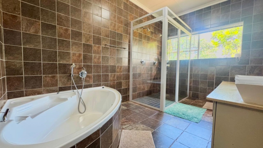 4 Bedroom Property for Sale in Signal Hill KwaZulu-Natal