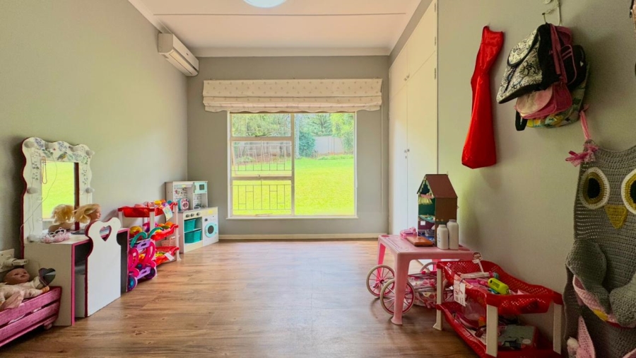 4 Bedroom Property for Sale in Signal Hill KwaZulu-Natal