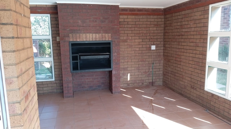3 Bedroom Property for Sale in Aviary Hill KwaZulu-Natal