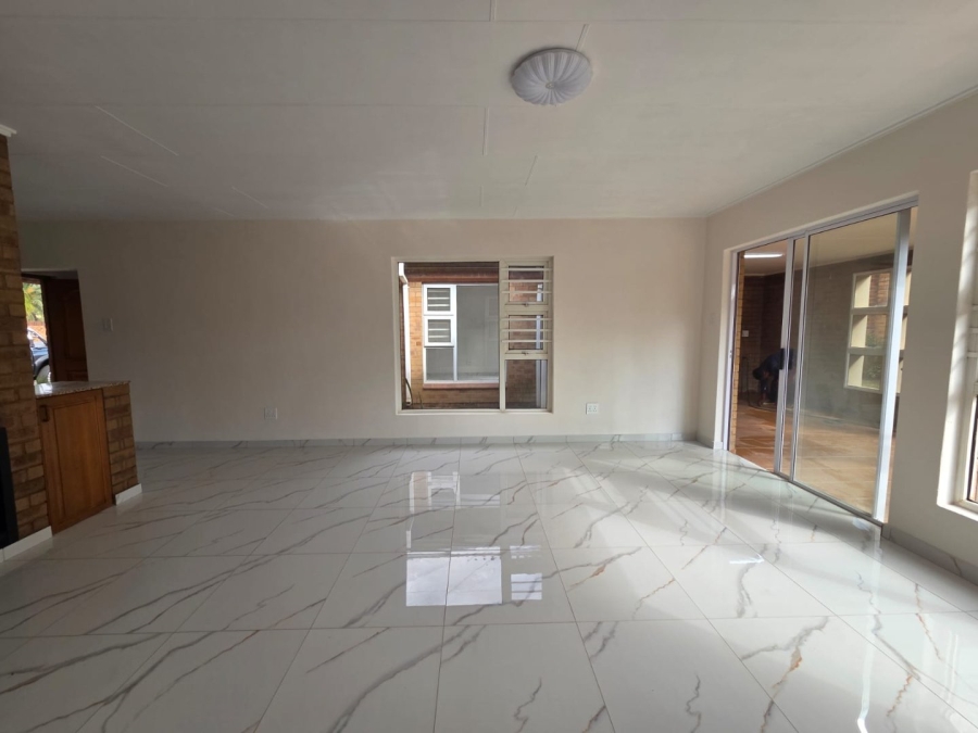 3 Bedroom Property for Sale in Aviary Hill KwaZulu-Natal