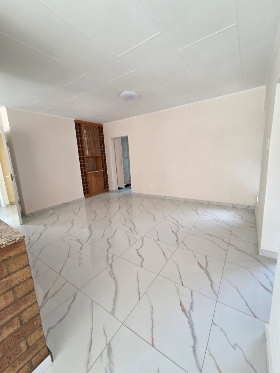 3 Bedroom Property for Sale in Aviary Hill KwaZulu-Natal